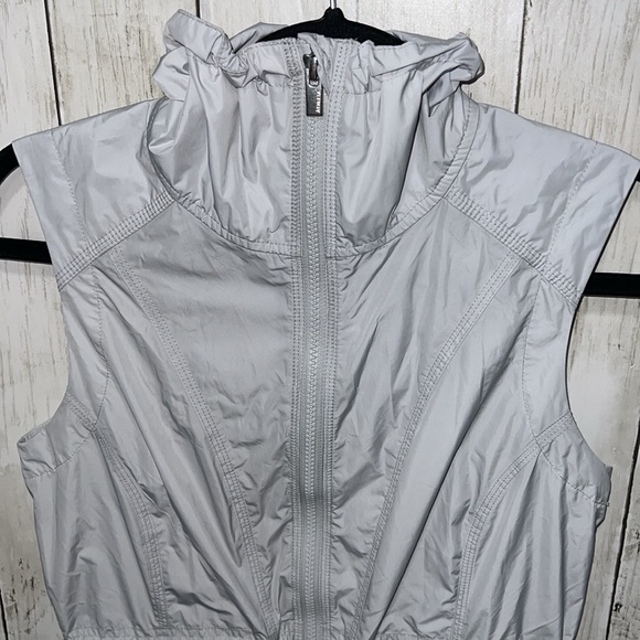 Athleta City Slicker Vest Gray Two-Way Zipper Cargo Pockets Adjustable Cinch XXS - Picture 6 of 13